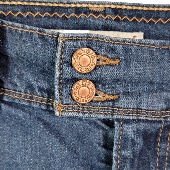 Levi's 515 Vintage Y2K Red Tab Mid Length Dark Wash Denim Jean Shorts Women's 6 - Picture 5 of 15